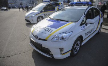 В Харькове патрульный сорвал золотую цепочку с пенсионера