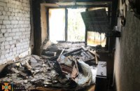 На Дніпропетровщині спалахнула квартира у багатоповерхівці (ФОТО)