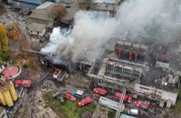 В Одессе горит цех кондитерской фабрики (ВИДЕО)