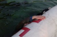 В Днепре спасатели спасли женщину из воды (ФОТО, ВИДЕО)