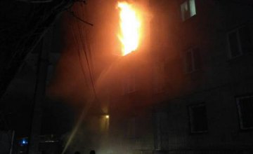 В Ровно загорелся многоквартирный дом: эвакуировано 77 человек (ВИДЕО)