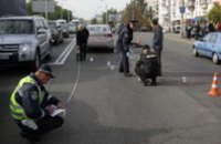 В Киеве на пешеходном переходе иномарка насмерть сбила 80-летную пенсионерку