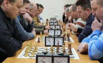  В Днепре бойцы АТО, их родные и волонтеры соревновались за первенство в шахматах и шашках: как это было