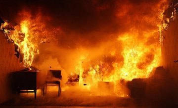 В Кривом Роге горела квартира в многоэтажке: есть погибшие