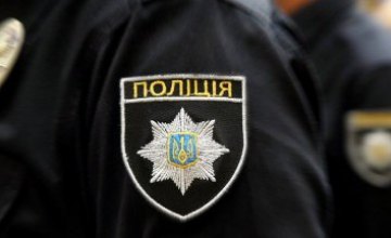 ​Во время нападения на избирательный участок в Синельниковском районе пострадали трое полицейских