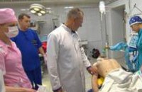 В больницу Мечникова госпитализировали военного, подорвавшегося на мине в Широкино