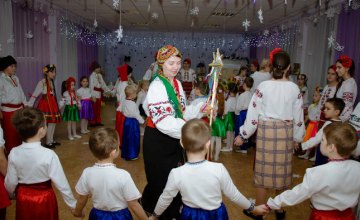 ​В Днепре победители городского фестиваля-конкурса «Рождественские колокольчики-2019» поздравили с праздниками дошкольников