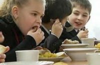 В Украине расторгнуто около 50 договоров на поставки питания в детские учреждения