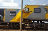 В ЮАР столкнулись 2 поезда: есть погибшие, более 50 пострадавших (ВИДЕО)