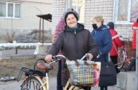 Яку допомогу отримують люди похилого віку від соцпрацівників у віддалених районах Дніпра