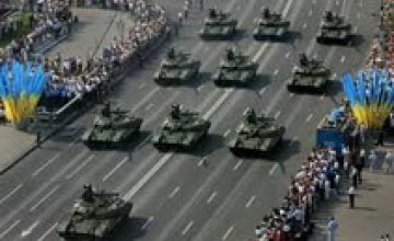 Вся техника с военного парада ко Дню Независимости отправится на Донбасс, - советник Порошенко