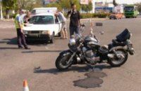 ДТП в Днепродзержинске: мотоциклист въехал в «Таврию»
