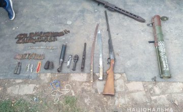 У жителя Солонянского района обнаружили оружие и более 150 патронов