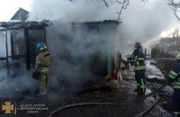 Днепропетровские спасатели тушили пожар в частном доме на площади 100 квадратных метров 