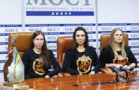 Днепропетровская женская хоккейная сборная победила на чемпионате Украины (ФОТО)