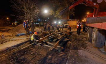 В Днепре ночью провели капитальный ремонт трамвайного пути на ул. Сикорского