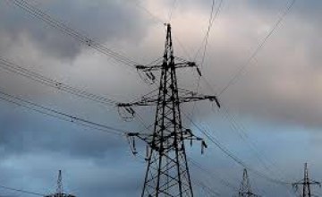 ​На Днепропетровщине энергетики восстановили электроснабжение в большинстве пострадавших районов