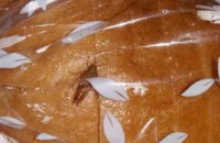 Жительница Днепра обнаружила в хлебе таракана (ФОТО)