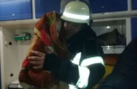 На Пасху в Каменском произошел пожар в многоквартирном доме: эвакуировано 18 человек (ФОТО)