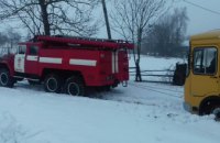 ​В Хмельницкой области школьный автобус слетел в кювет (ФОТО) 