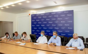 У Дніпровській міській раді пояснили, як виплачуються заробітні плати медичним працівникам