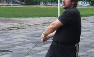 Днепропетровский бизнесмен установил мировой рекорд в метании веса