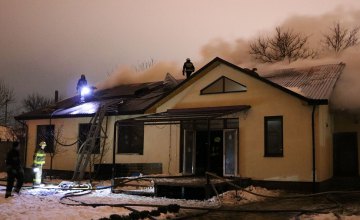 В АНД районе Днепра горел двухэтажный жилой дом: огнём повреждено 130 кв. метров