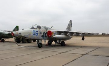Под Запорожьем разбился военный самолет Су-25, погиб пилот 