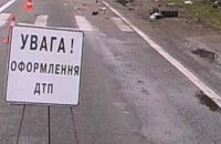 В Днепропетровской области грузовик упал с моста