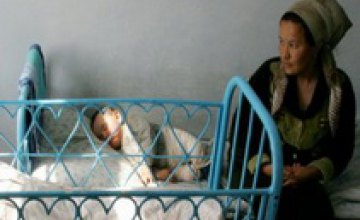 В Казахстане ребенка, родившегося в Новогоднюю ночь, назвали Елкой 