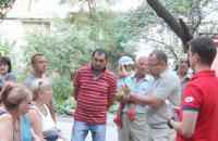 В рамках проекта «Двори для життя» Геннадий Гуфман встретился с жителями дома на ж/м Тополь-2, где провел свое детство (ФОТО)