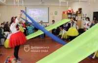 З українськими танцями, піснями, віршами: для вихованців Дніпровського центру соціальної допомоги для осіб з інвалідністю організували свято «Веснянка