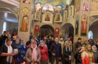 Благодаря празднику Покрова, сегодня мы с вами стоим в православном храме и молимся истинному Богу, - отец Глеб 