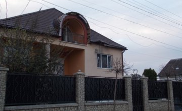 На Закарпатье неизвестный обстрелял жилой дом