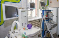 На Днепропетровщине американские врачи помогают оперировать детей с ожогами