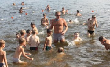 В Никополе открылась детская школа плавания