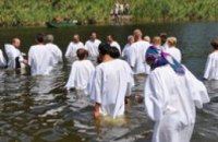 В день 1025-летия крещения Руси в реке Волчьей Павлограда крестились 60 человек