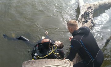Ушёл из дома и не вернулся: в Синельниково вытащили из пруда тело 16-летнего мальчика 