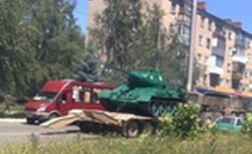 В Донецкой области с постамента угнали еще один танк 