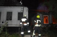 В Днепре произошел масштабный пожар в частном секторе: сгорел дом (ФОТО, ВИДЕО)