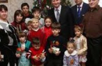 Ринат Ахметов помог создать еще один семейный детский дом в Днепропетровской области