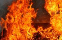 В Киеве в одном из дворов загорелся автомобиль