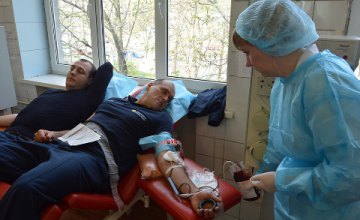 Сотрудники ГСЧС сдали кровь для пострадавших пиротехников из Донецкой области