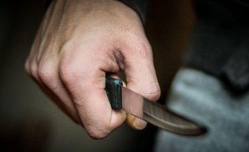 На Днепропетровщине житель Донецкой области проиграл большую сумму денег и напал с ножом на сотрудницу лотерейного заведения