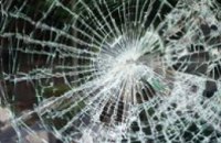 В Днепродзержинске полиция охраны за 5 минут задержала хулигана, который разбил витрину магазина