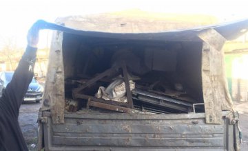 На Днепропетровщине из грузового авто изъяли тонну металлолома  
