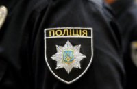 В Киеве задержали мужчин, пытающихся затолкать украденное авто в свой гараж