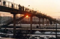 Сегодня в Днепропетровске на станции «Нижнеднепровск-Узел» восстанавливается движение через пешеходный мост