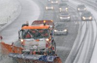 Снегопад привел к транспортному коллапсу в Киеве (ФОТО)