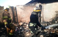 В Днепропетровской области сгорел двухэтажный жилой дом: огнем уничтожено 100 кв. метров (ВИДЕО)